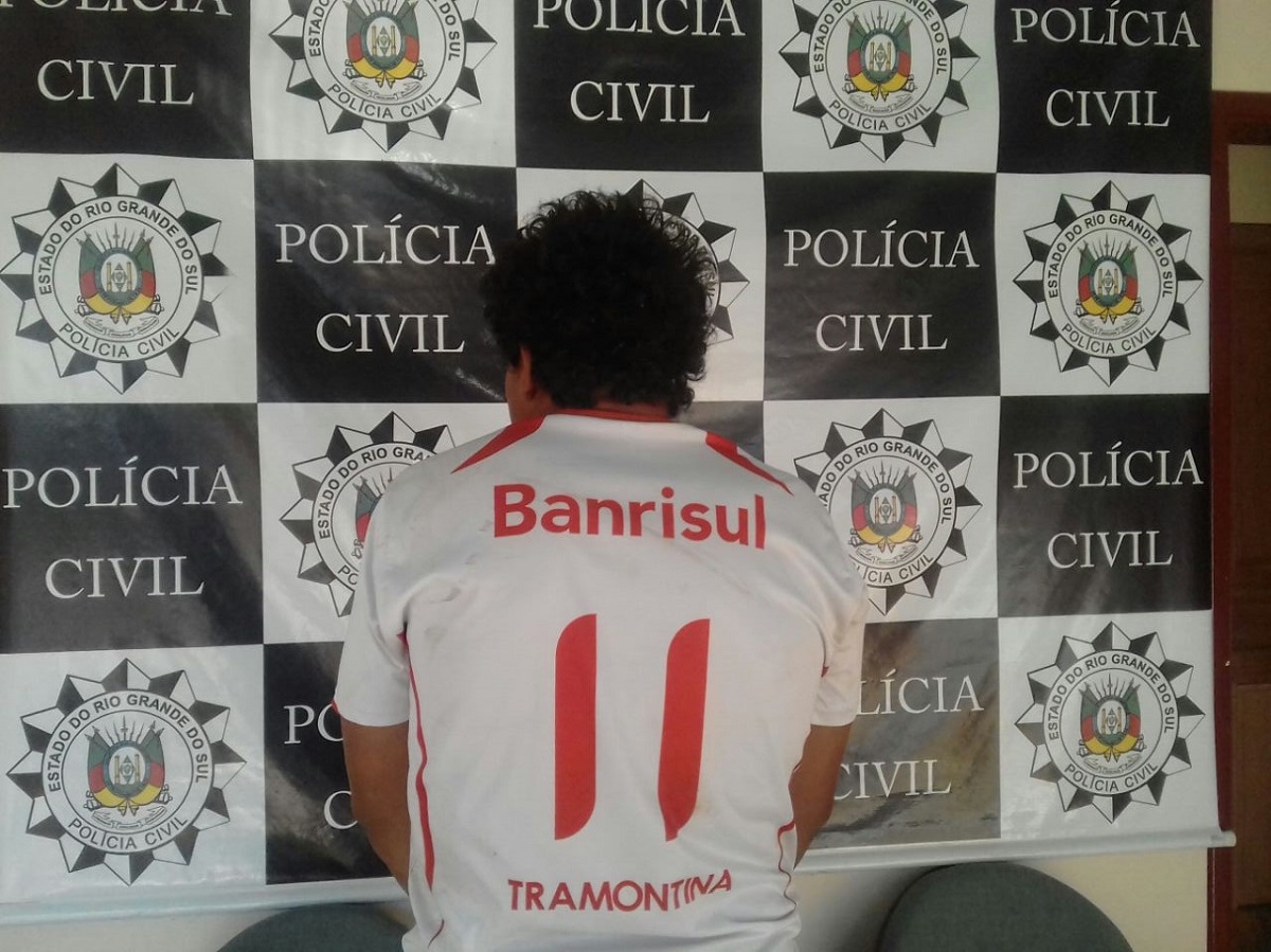 Ir para  <p><big>Foi cumprido, na manh&atilde; desta segunda-feira (09/04), mandado de pris&atilde;o preventiva em Viadutos. O indiv&iacute;duo &eacute; acusado pelo crime de furto e cumprir&aacute; a pena em regime...